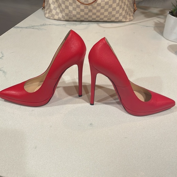 Authentic Christian Louboutin Pigalle Plato - Size 38 - Picture 10 of 14